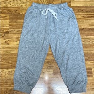 Grey capris